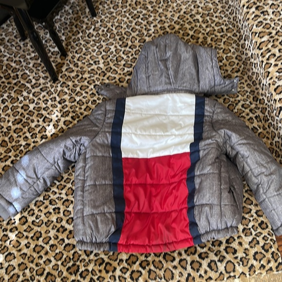Tommy Hilfiger puffer - Picture 4 of 6
